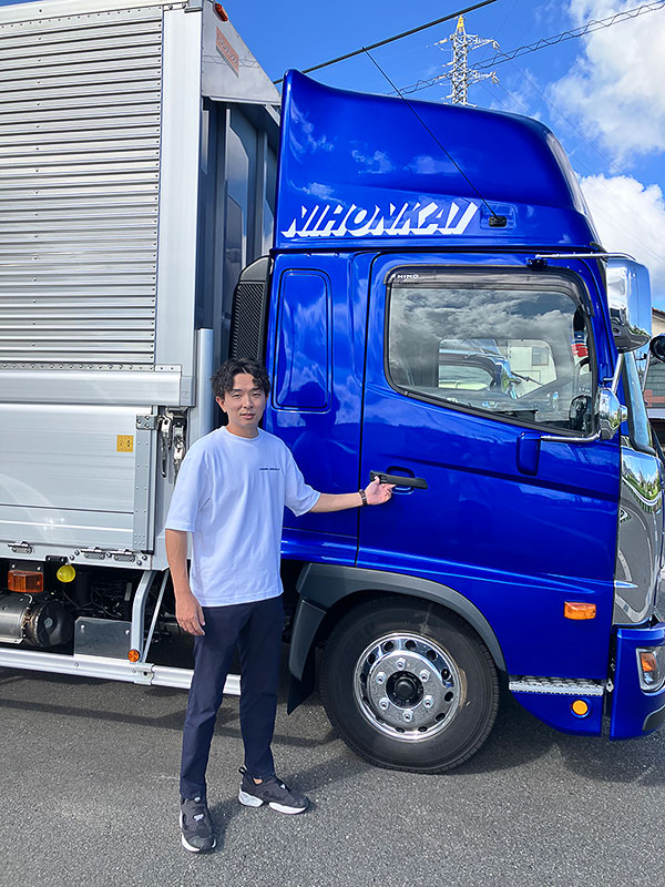4tウィングの未使用車が納車されました。