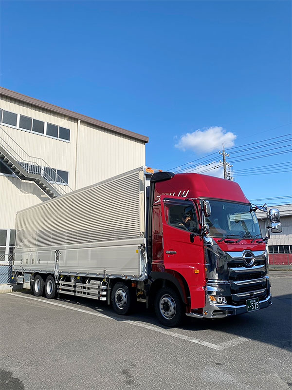 大型低床ウイング