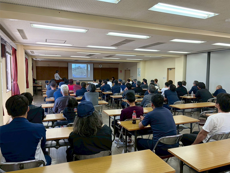 グループ合同の安全会議を行いました。